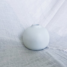 Load image into Gallery viewer, Vase with fox
